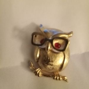 Vintage Sarah Conventry Gold Owl with movable glasses Brooch